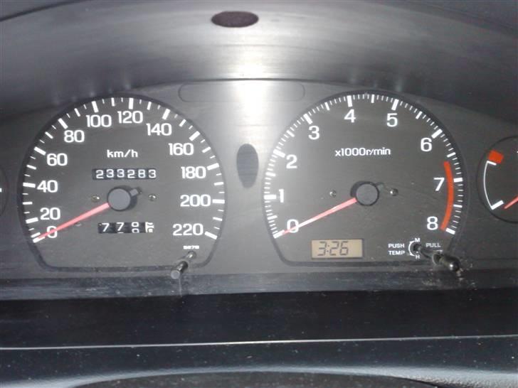 Nissan Sunny skrottet billede 6