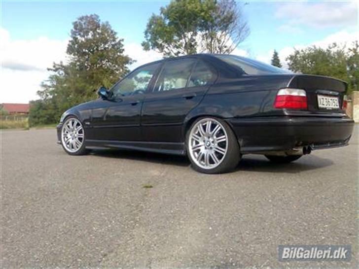 BMW 320i E36 ***SOLGT*** billede 4