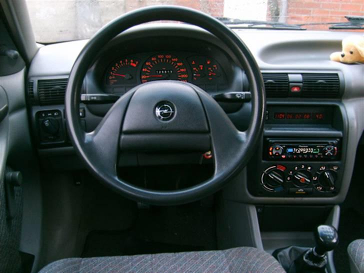 Opel Astra F GL - Instrumentering by day billede 8