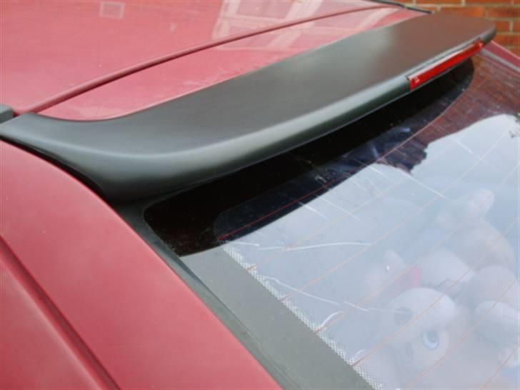 Opel Astra F GL - 3.de. bremselys monteret i standard tagspoiler. billede 10
