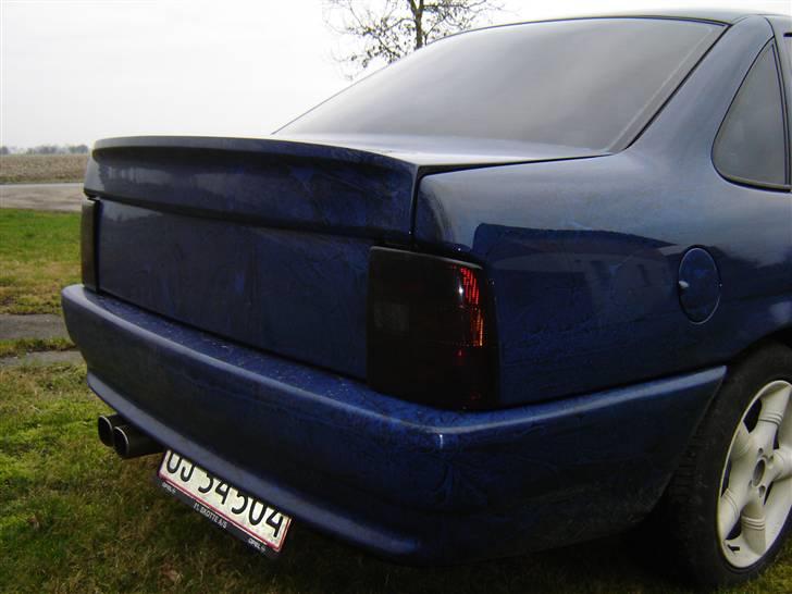 Opel Vectra A ¤The demon¤ DØD - Håber i kan se den lille diskrete Vetra 2000 spoile som er soartlet med i bagklappen.... billede 3