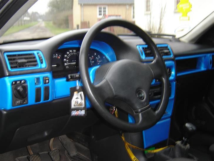 Opel Vectra A ¤The demon¤ DØD - Dele af instrumentbordet er også lakeret... Næsten det hele sådan set...! :-) billede 4