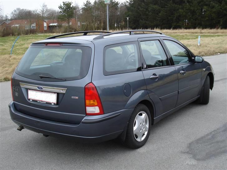 Ford Focus 1,8 TDCi GHIA stc. billede 2