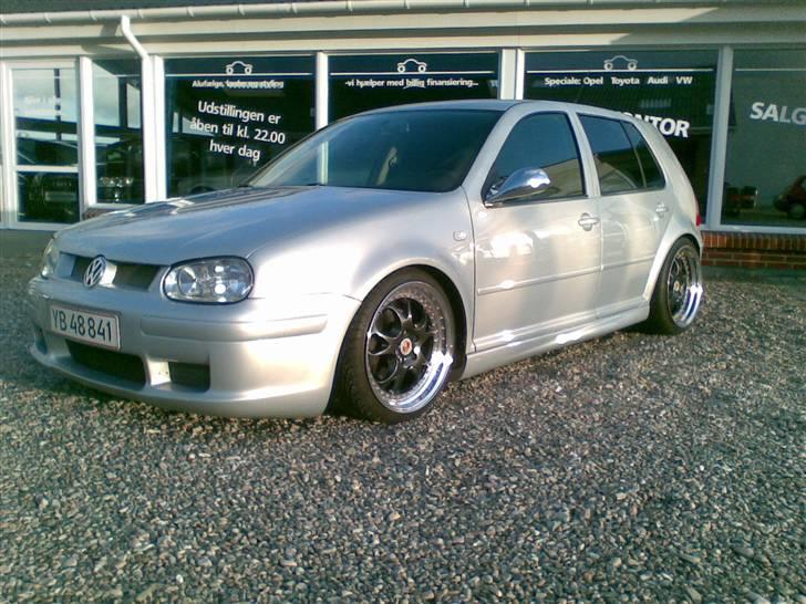 VW Golf 4 (solgt) billede 1