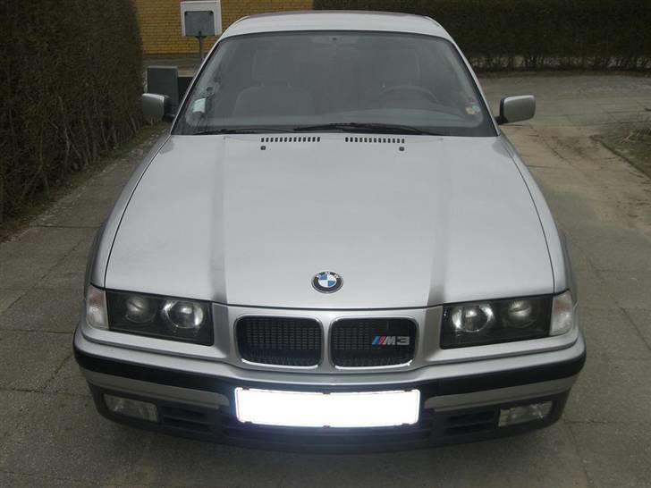 BMW 320i coupe billede 2