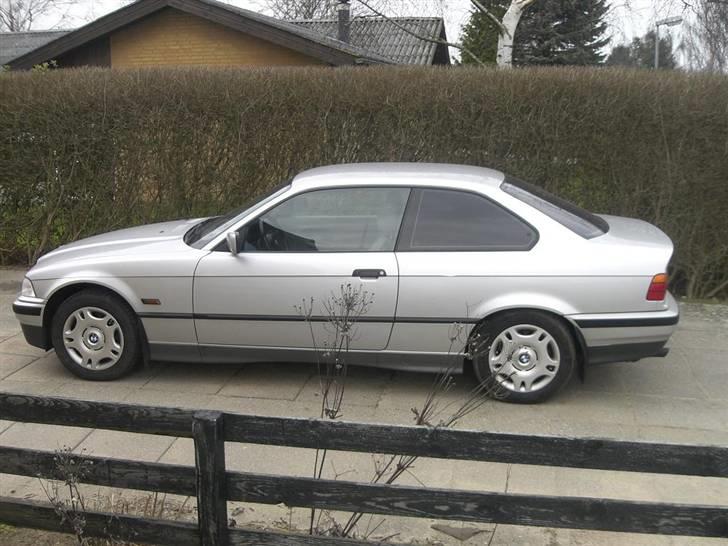 BMW 320i coupe billede 5