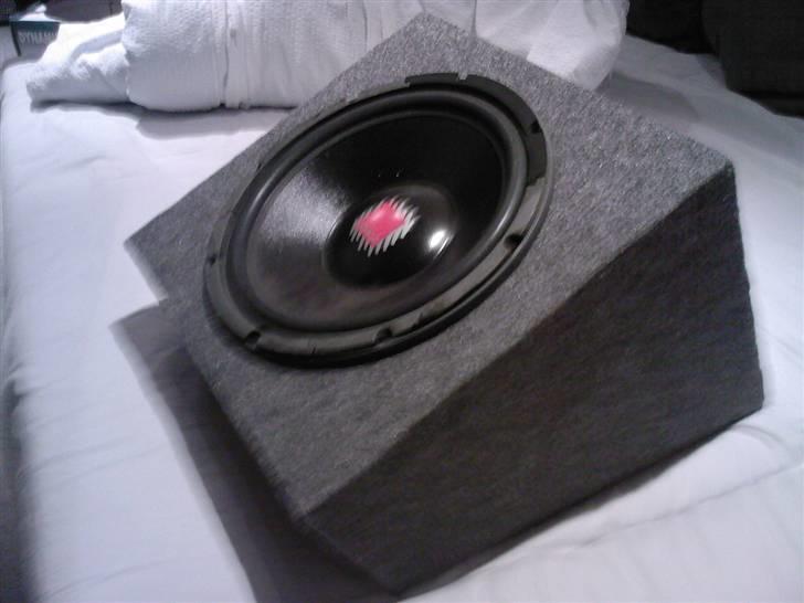 VW golf 2 *Solgt* - her er den det færdige resultat af bassen..  billede 16