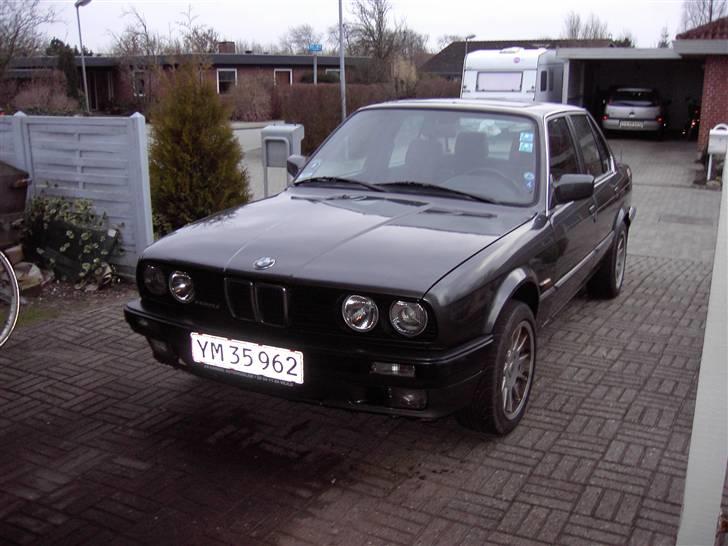 BMW 320I  E30 ( SOLGT ) billede 1