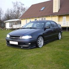 Toyota       Avensis 20v Solgt