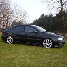 Toyota       Avensis 20v Solgt