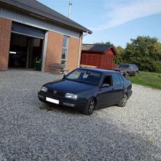 VW Vento 2.0 I GL (Solgt)