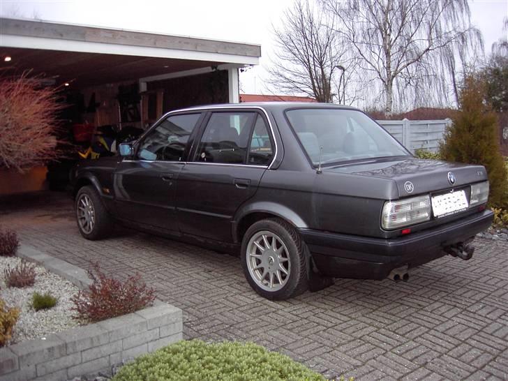 BMW 320I  E30 ( SOLGT ) billede 4