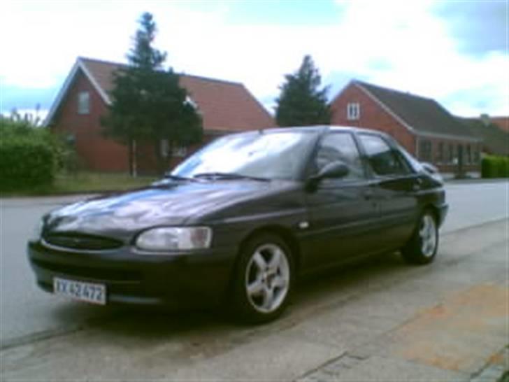 Ford Escort=16v SOLGT billede 2