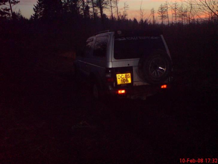 Mitsubishi pajero - tja der holder jeg så billede 10