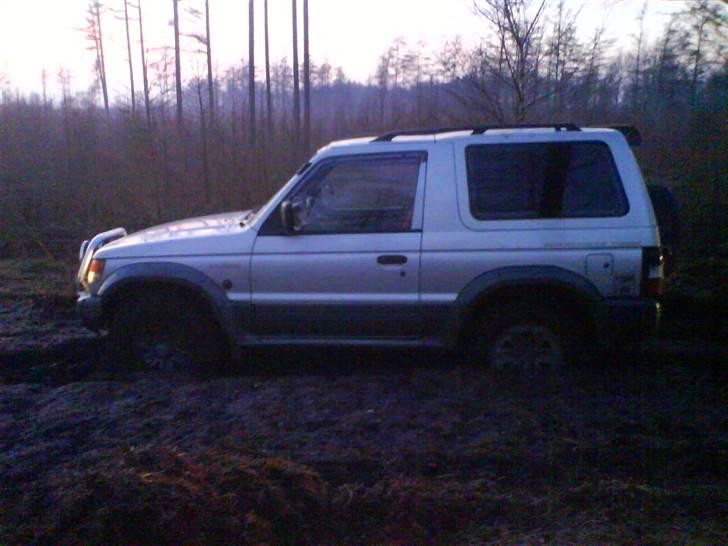Mitsubishi pajero - de dæk duer ikke når man laver jul spænd!!!!! øv!!! billede 12