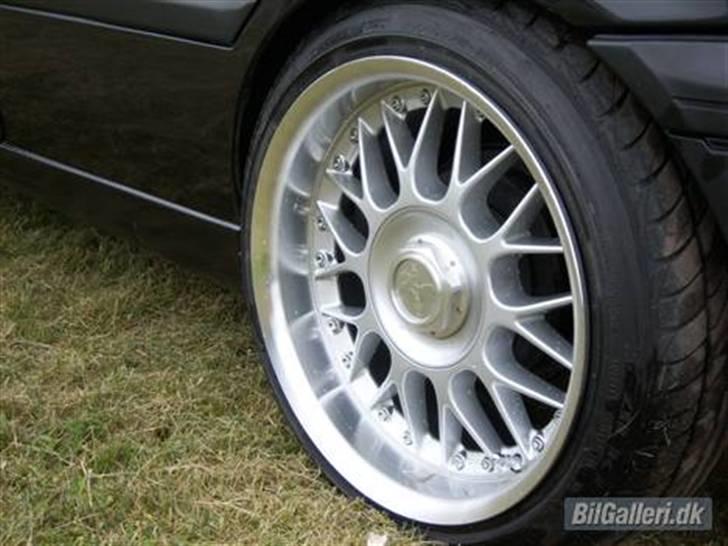 BMW 325i touring  solgt - de nye fælge billede 14