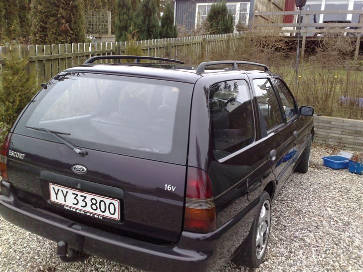 Ford Escort st.car *solgt* billede 2