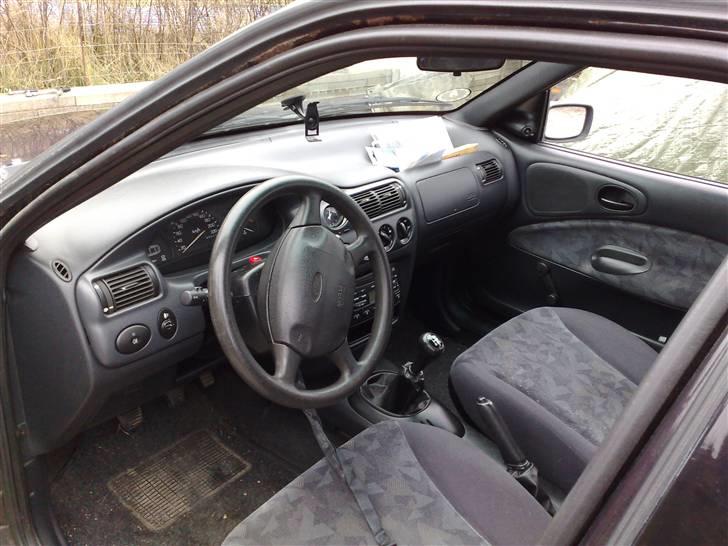 Ford Escort st.car *solgt* billede 4