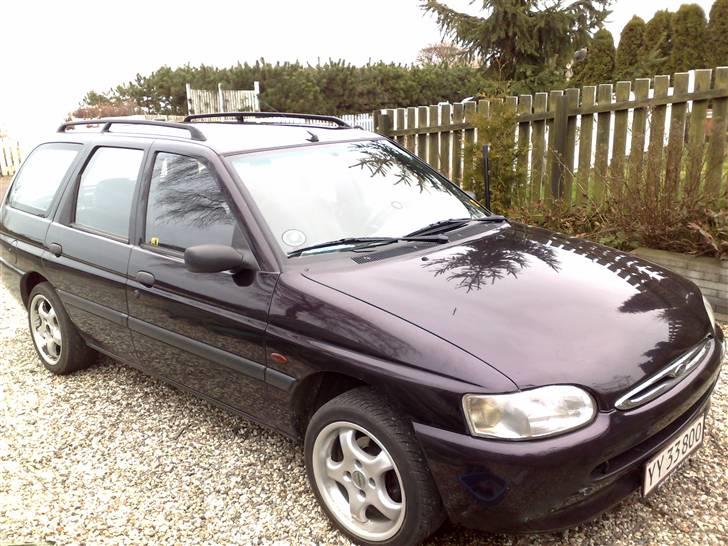 Ford Escort st.car *solgt* billede 5