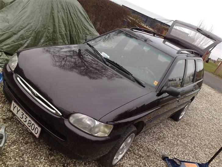 Ford Escort st.car *solgt* billede 7