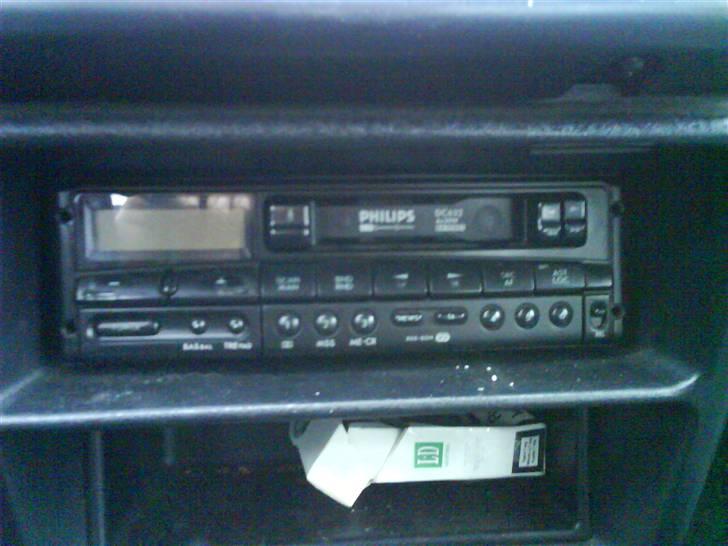 Ford Sierra GT *totalskadet* - radioen billede 3