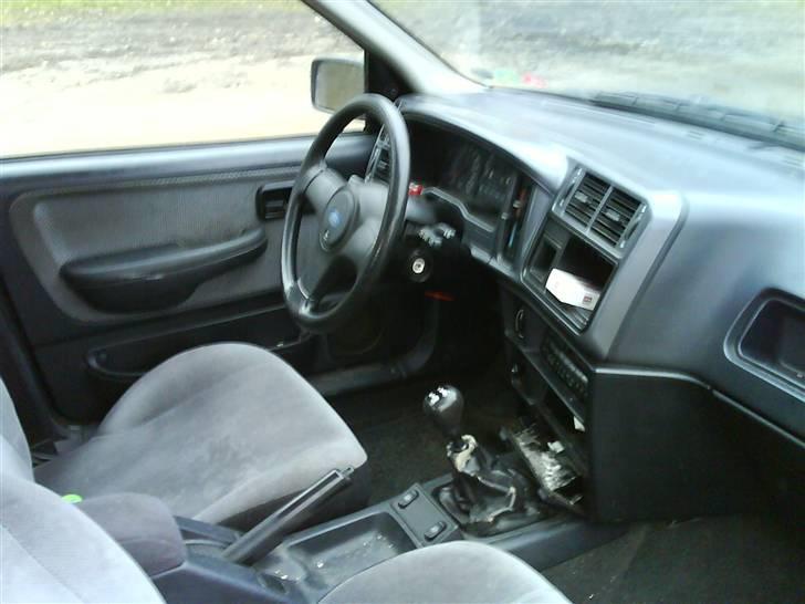 Ford Sierra GT *totalskadet* - bilen indefra billede 10