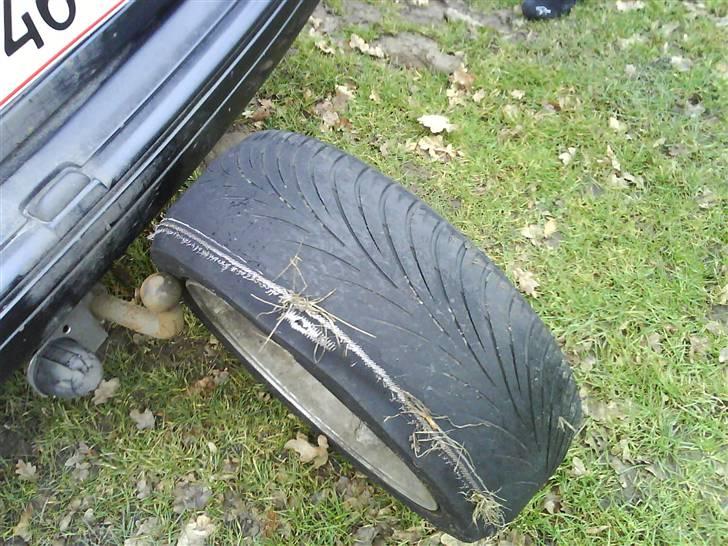 Ford Sierra GT *totalskadet* - formeget hjulspind billede 16