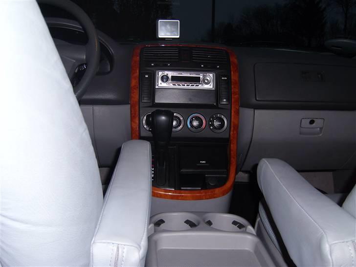 Kia carnival solgt billede 5