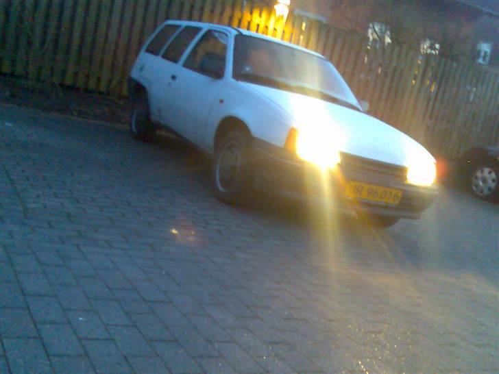 Opel Kadett 1,3S Van Skrottet billede 11