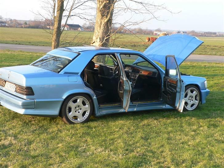 Mercedes Benz 190 e 2.5 16v (solgt) billede 6