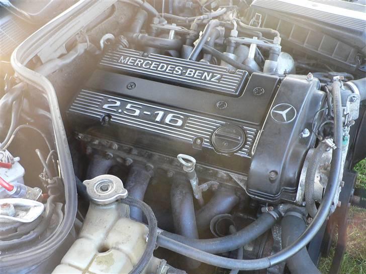 Mercedes Benz 190 e 2.5 16v (solgt) billede 11