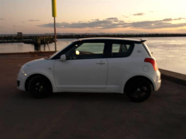 Suzuki swift GL-J billede 3