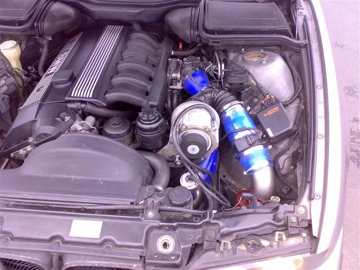 BMW 523i AUT Kompressor billede 2