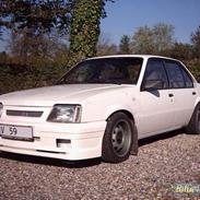 Opel Ascona C  *SOLGT*