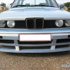 BMW E30 320i 2.0