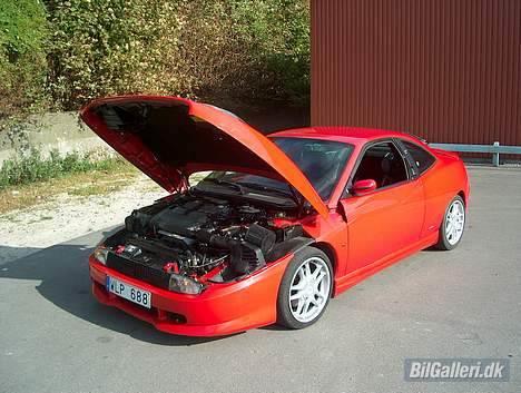 Fiat Coupe Turbo - SOLGT... - Her er maskinen der leverer varen...!!! Kanon lyd...!!! 190 hk ved 6000 omdr/min (standard), 291 Nm ved 2500 omdr/min (standard) og 0-100km/t på 6.5 sek (standard)... Men den sku ku gøre det noget hurtigere nu...!!! :) billede 5
