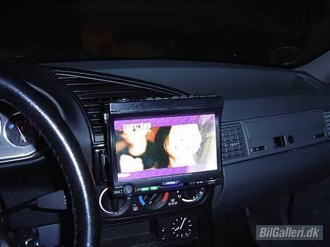 BMW 320i SOLGT - Så er der fjernsyn for dig 8) billede 7