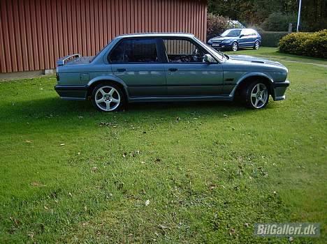 BMW E30 320i billede 3