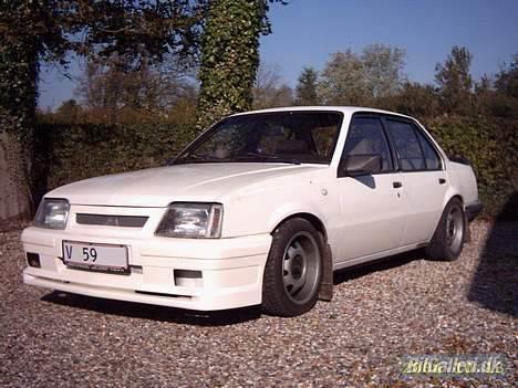 Opel Ascona C  *SOLGT* billede 2