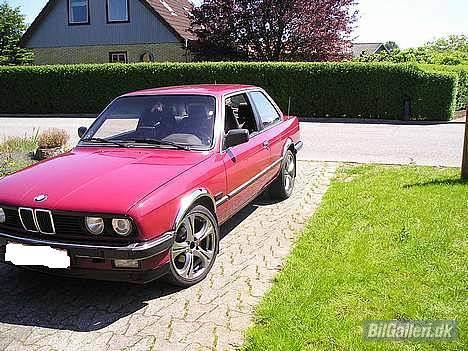 BMW E30 billede 1