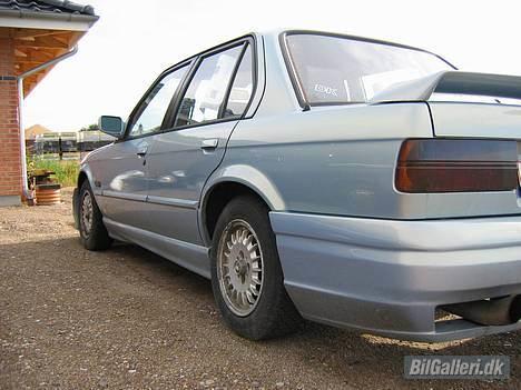 BMW E30 320i 2.0 billede 3