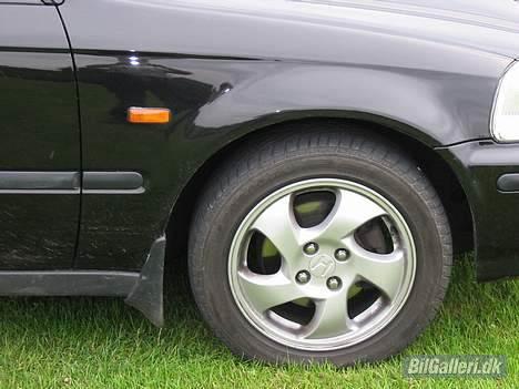 Honda civic VTI 4d - dejlig høj,der skal holdes fest.. billede 2