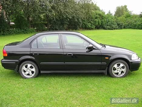 Honda civic VTI 4d - lidt bessefar ik???? billede 3