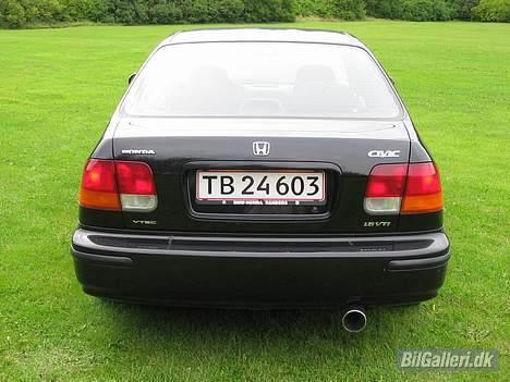 Honda civic VTI 4d - rimelig go røv billede 4