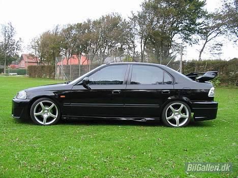 Honda civic VTI 4d - så kom den ned. 50/50 jamex billede 7