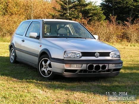 VW Golf III ~ Total Skadet! billede 1