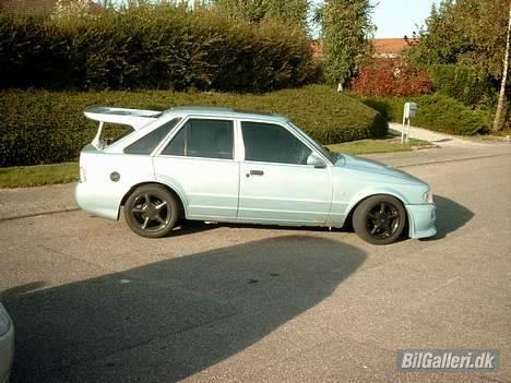 Ford Escort RS turbo - Med "gamle" skørter og fælge.. billede 3