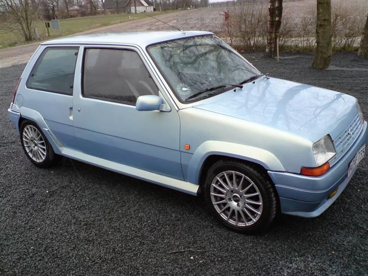 Renault 5 Turbo (solgt) (Jeppes) - Så blev der taget nye blleder! Syntes at den Baby blå/guld farve passer godt til den lille bil  billede 1