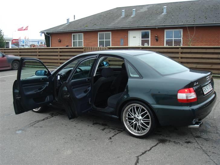 Audi A4 2.6 V6 ( Solgt ) billede 9