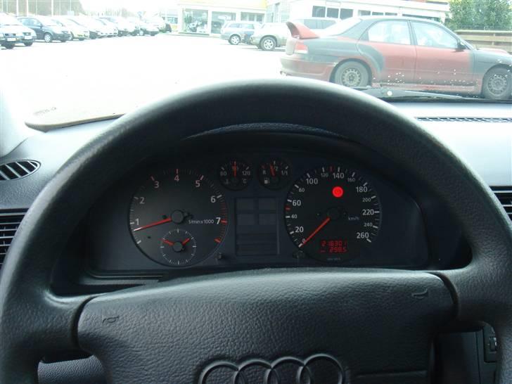 Audi A4 2.6 V6 ( Solgt ) billede 15